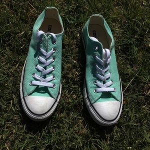 Mint converse